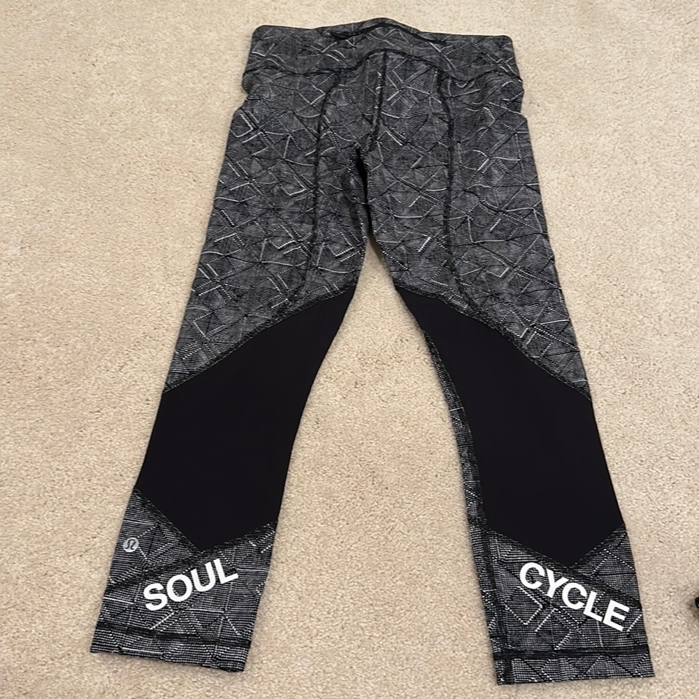 Soul Cycle x Lululemon Pace crop leggings